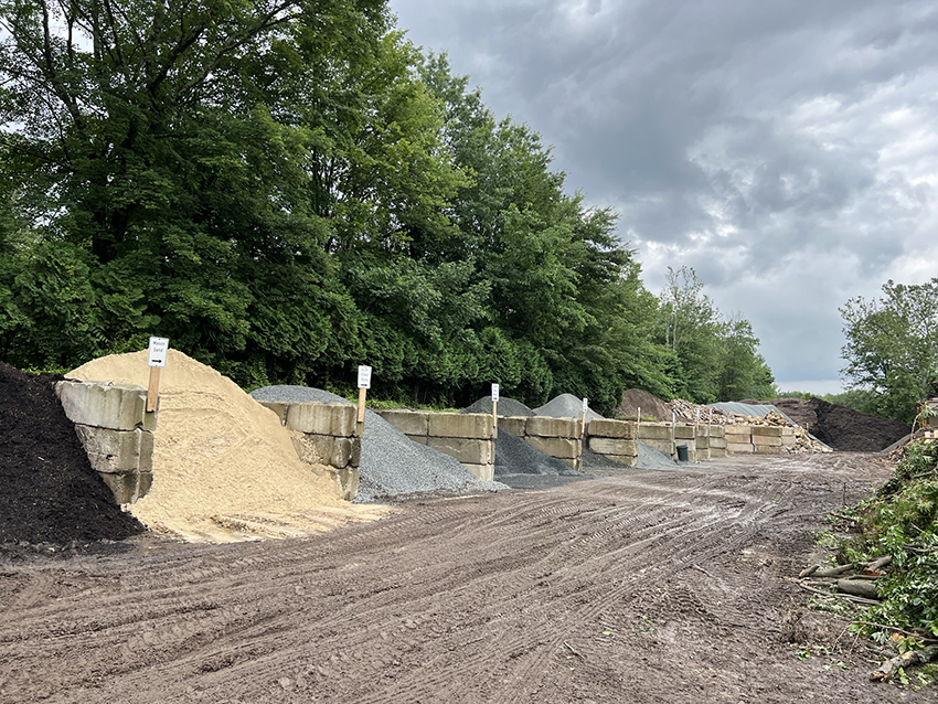 Landscape Bulk Material Mulch Topsoil Sand Gravel Rock Belleville, Essex County, NJ